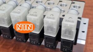 Solenoid Valve CKD M4KA410-10-LS-10-DC24V Cụm van điện từ