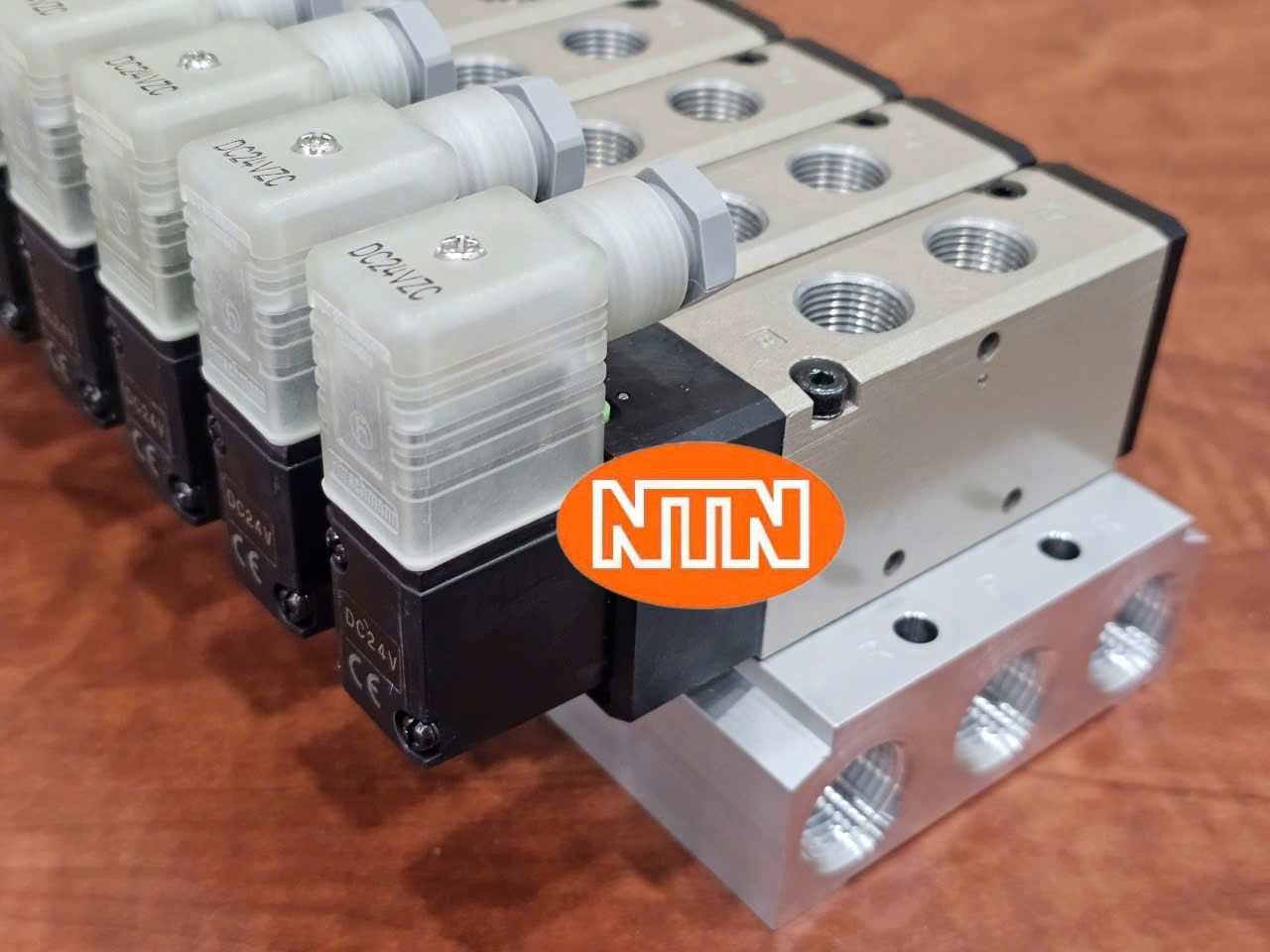 Solenoid Valve CKD M4KA410-10-LS-10-DC24V Cụm van điện từ