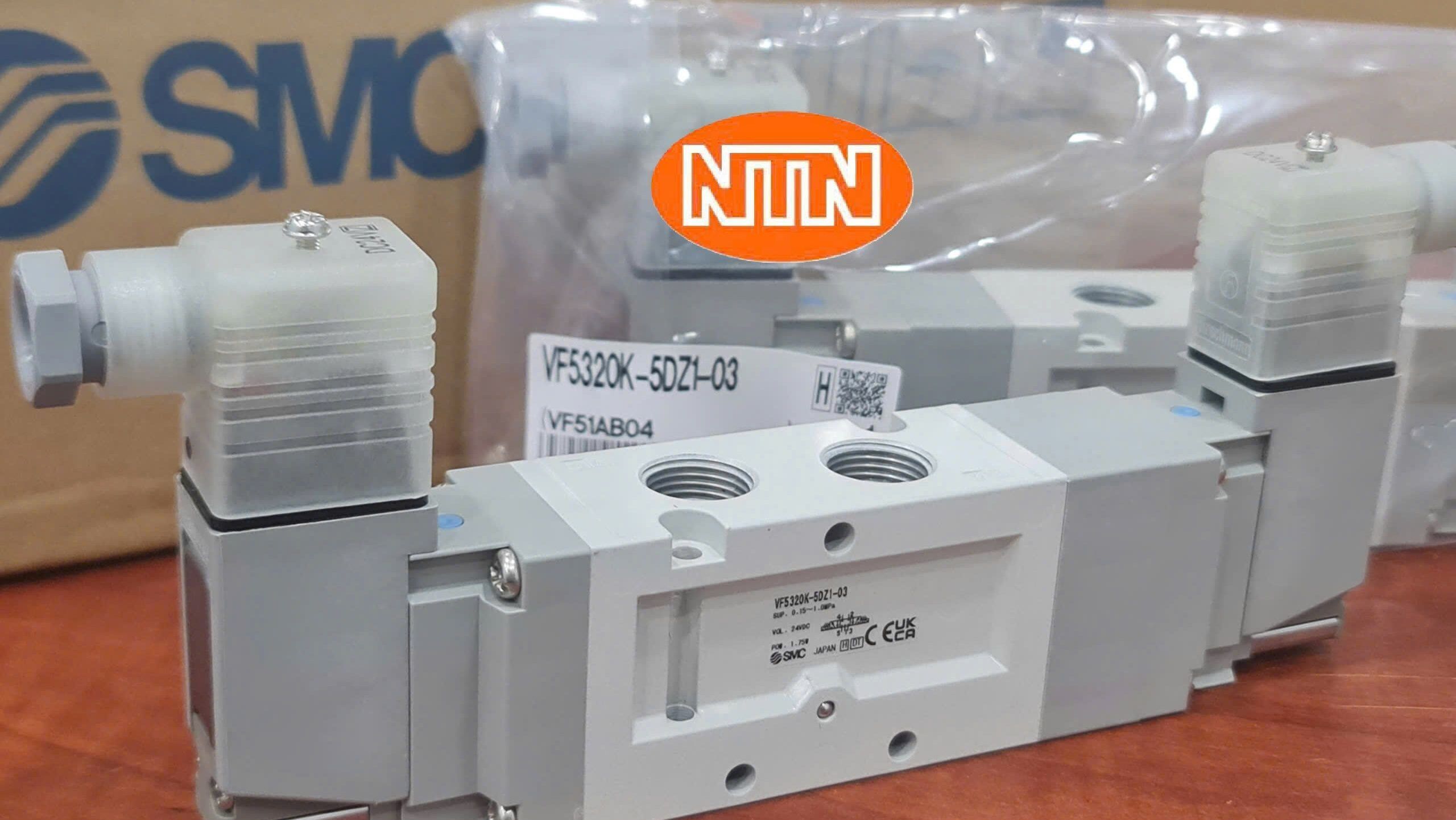 Air Solenoid Valve SMC VF5320K-5DZ1-03 Van điện từ